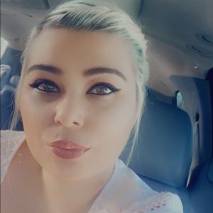 Meet your Posher, Debra